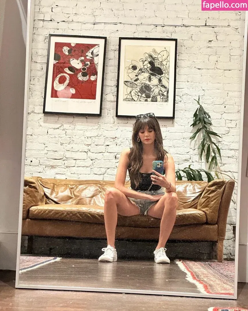 Nina Dobrev / nina Onlyfans Photo Gallery 