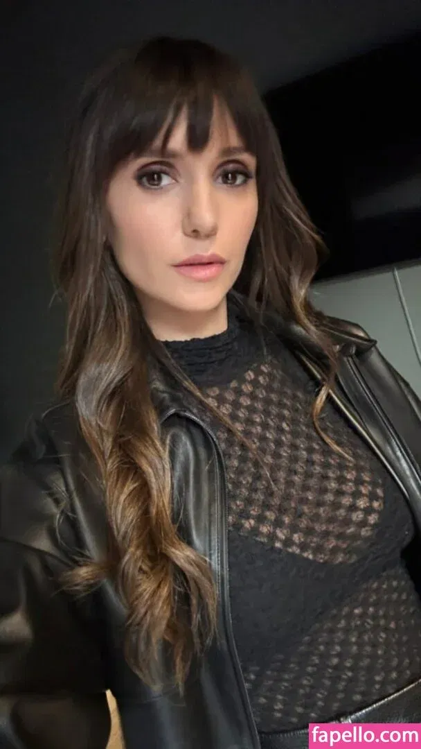 Nina Dobrev / nina Onlyfans Photo Gallery 