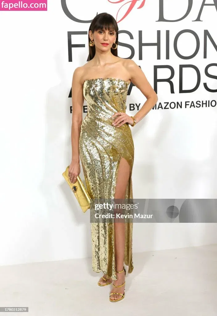 Nina Dobrev / nina Onlyfans Photo Gallery 