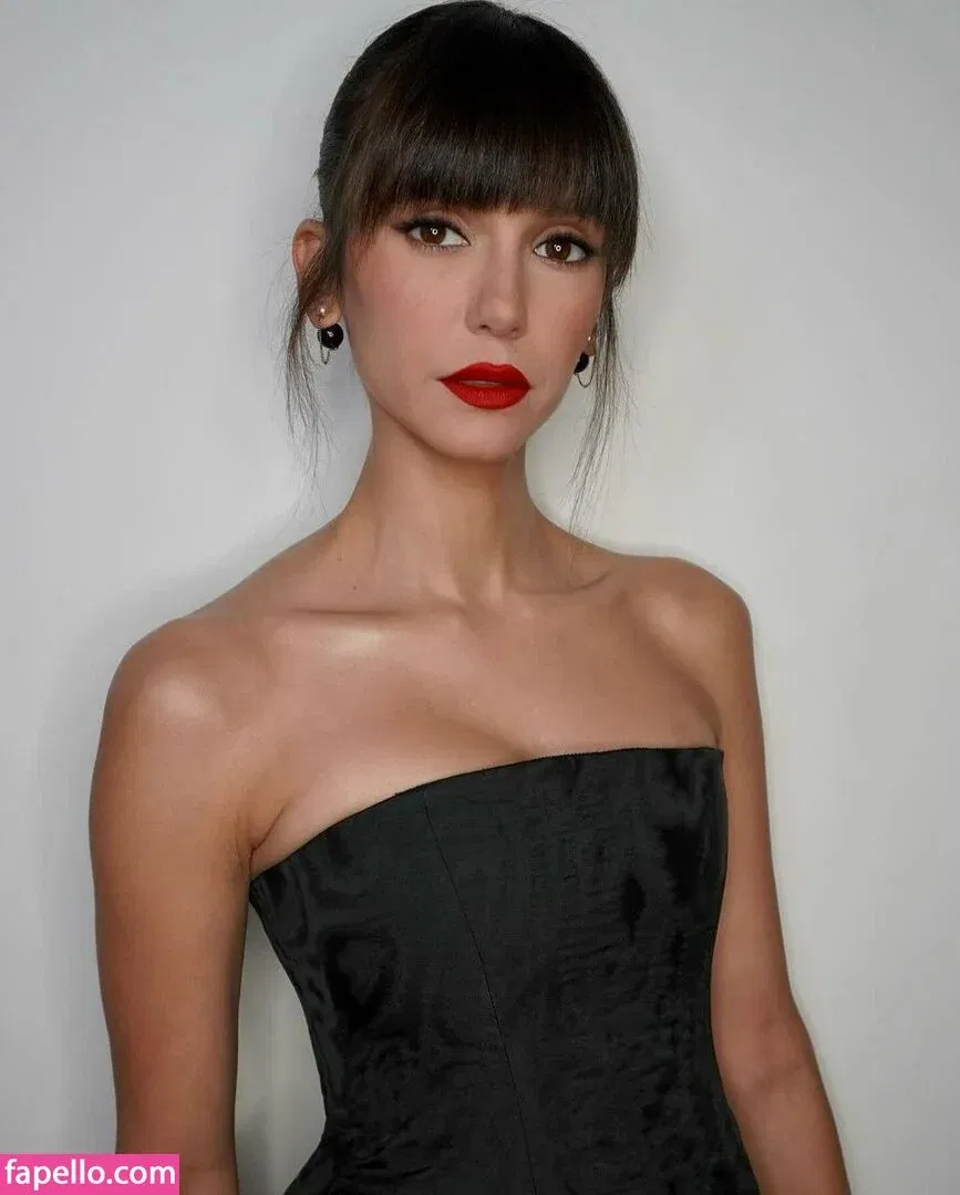 Nina Dobrev / nina Onlyfans Photo Gallery 