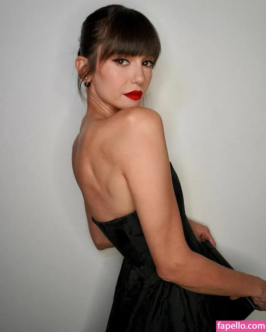 Nina Dobrev / nina Onlyfans Photo Gallery 