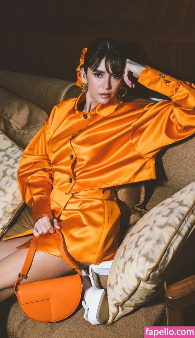 Nina Dobrev / nina Onlyfans Photo Gallery 