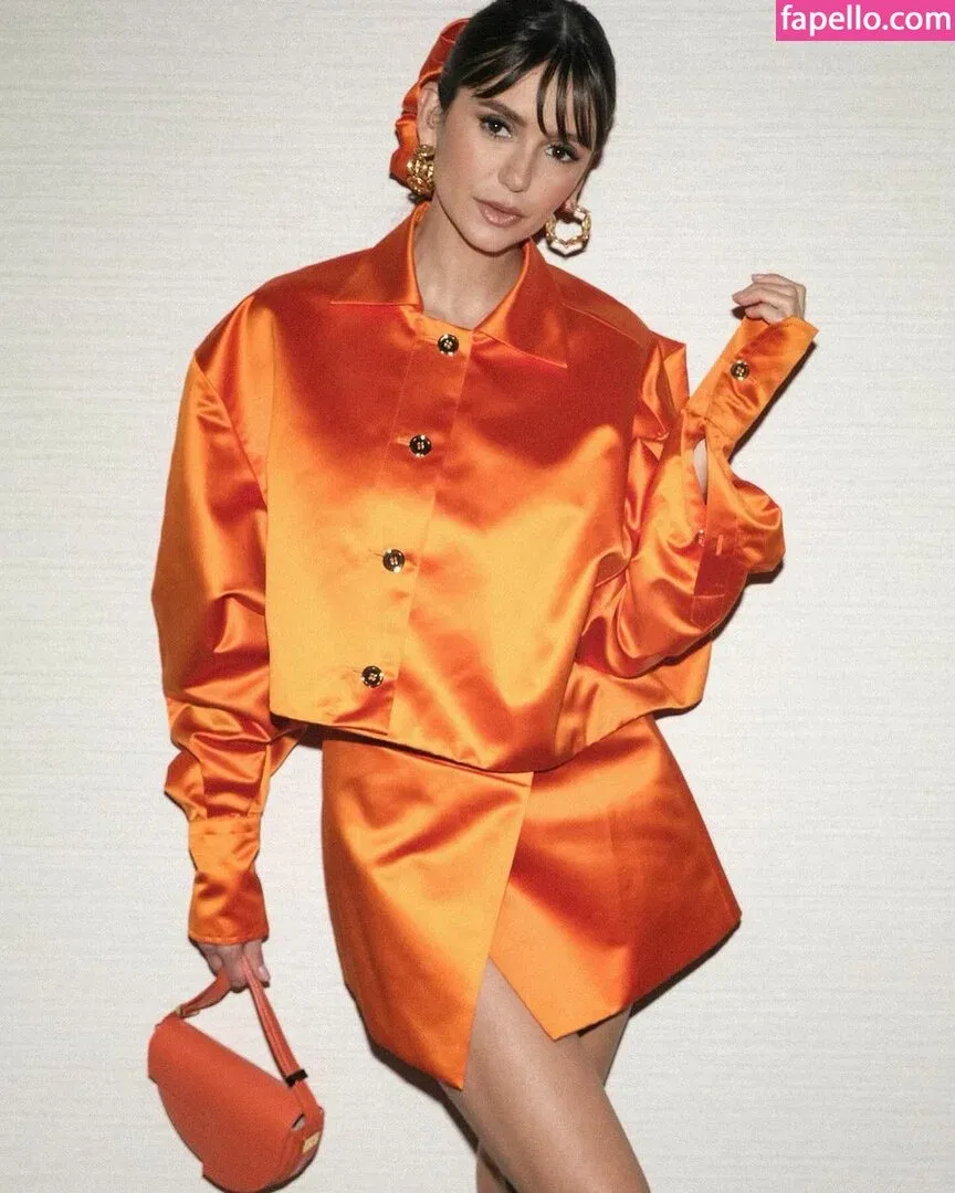 Nina Dobrev / nina Onlyfans Photo Gallery 