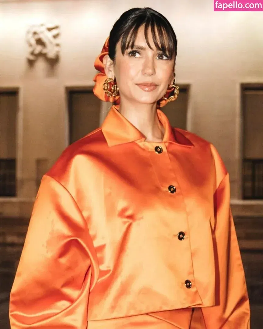 Nina Dobrev / nina Onlyfans Photo Gallery 