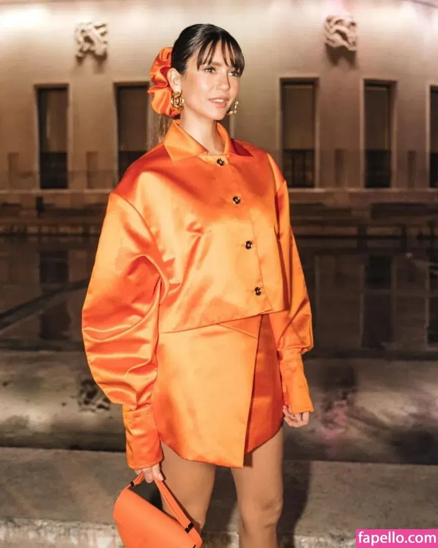 Nina Dobrev / nina Onlyfans Photo Gallery 