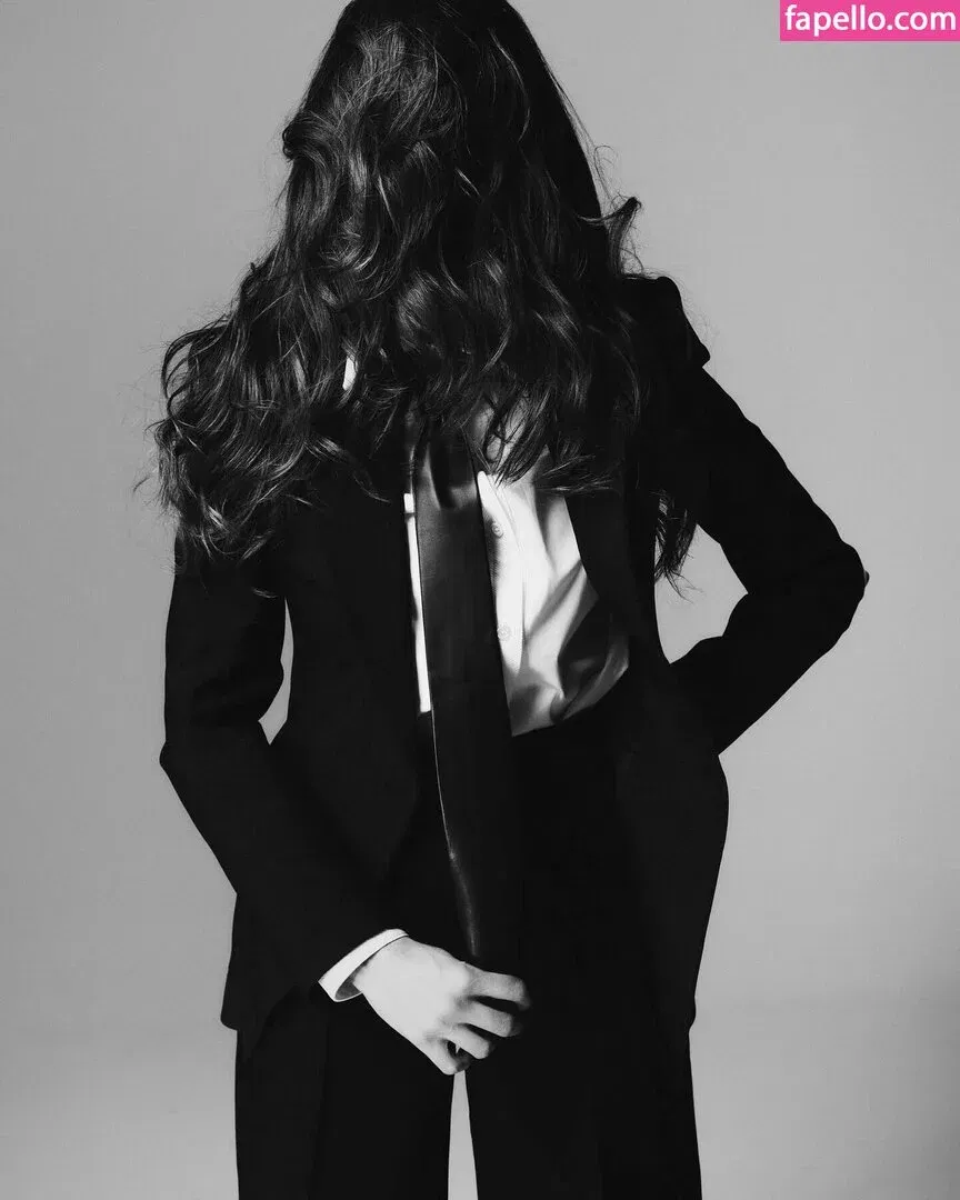 Nina Dobrev / nina Onlyfans Photo Gallery 