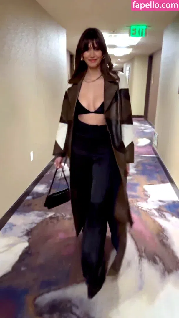 Nina Dobrev / nina Onlyfans Photo Gallery 