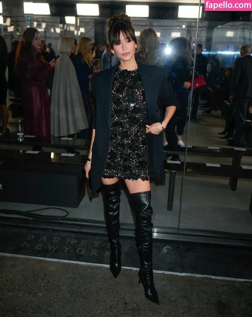 Nina Dobrev / nina Onlyfans Photo Gallery 