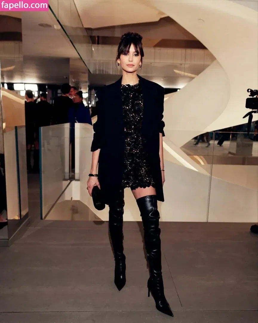 Nina Dobrev / nina Onlyfans Photo Gallery 