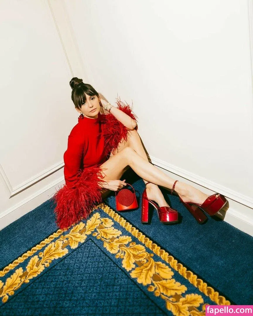 Nina Dobrev / nina Onlyfans Photo Gallery 