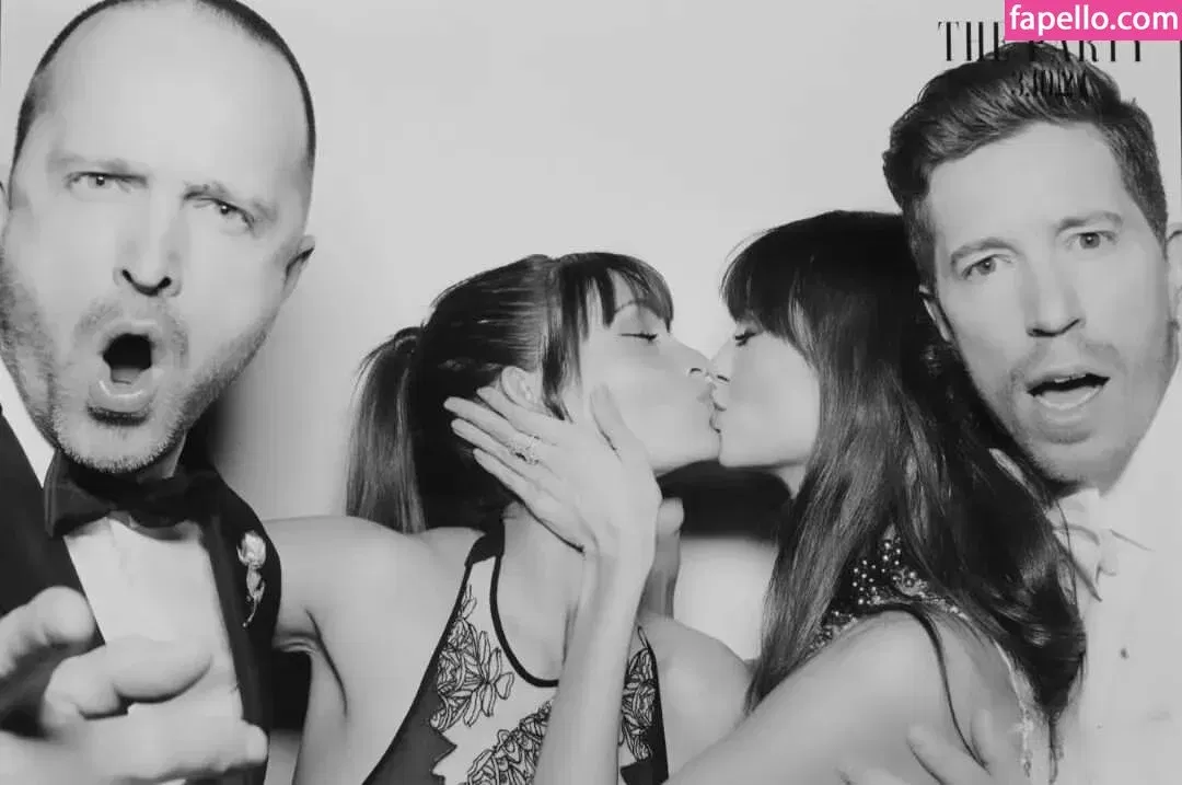 Nina Dobrev / nina Onlyfans Photo Gallery 