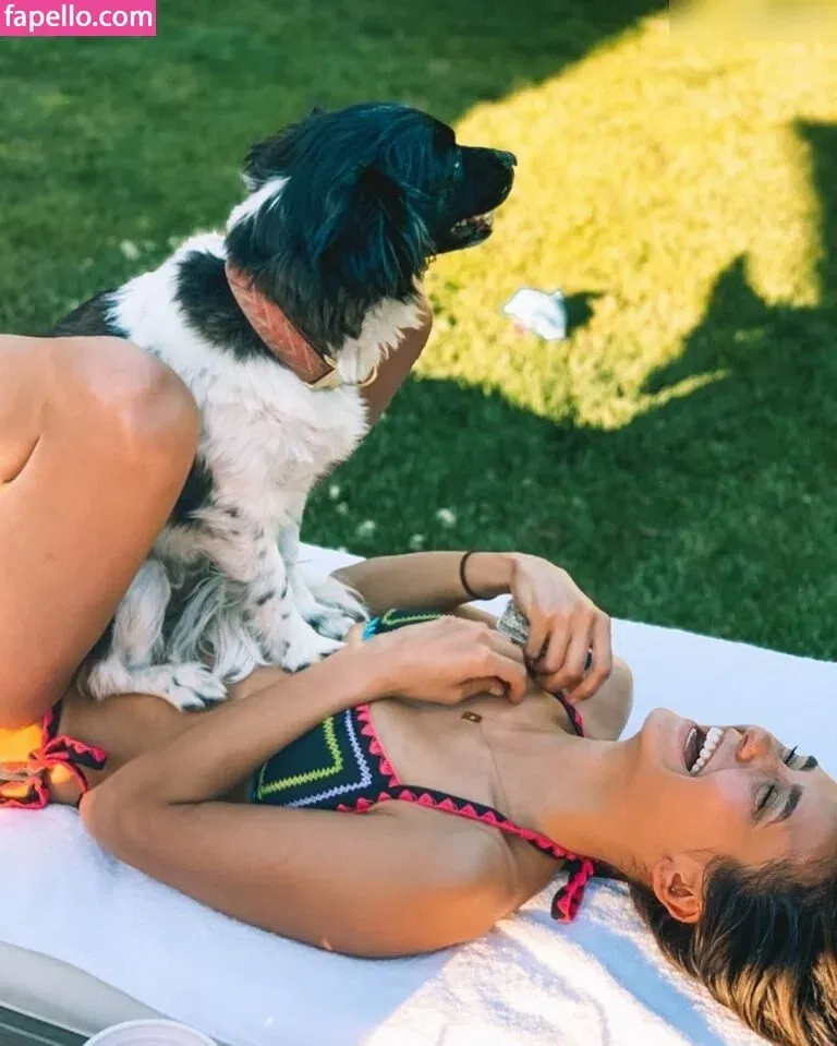 Nina Dobrev / nina Onlyfans Photo Gallery 