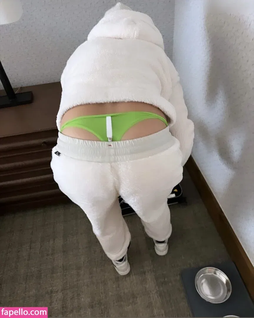 Nina Dobrev / nina Onlyfans Photo Gallery 