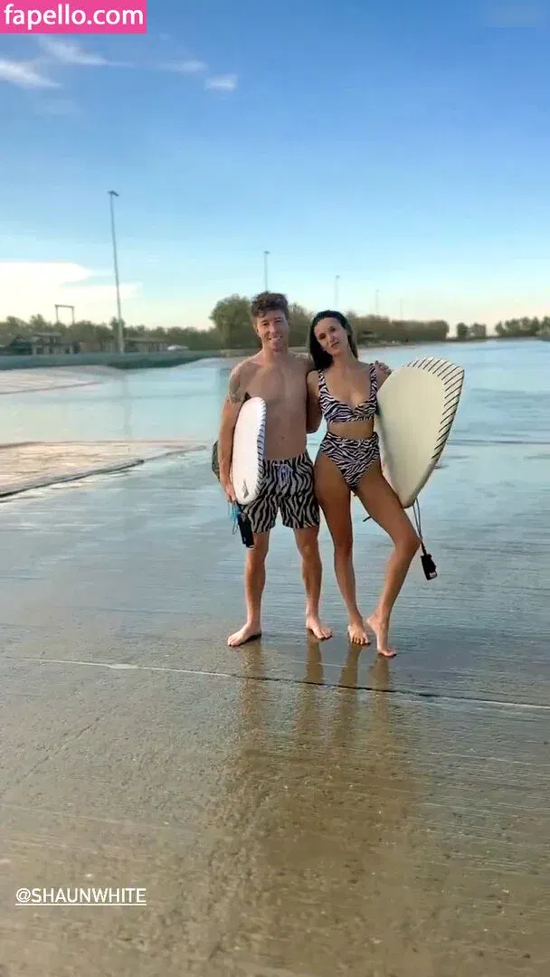 Nina Dobrev / nina Onlyfans Photo Gallery 