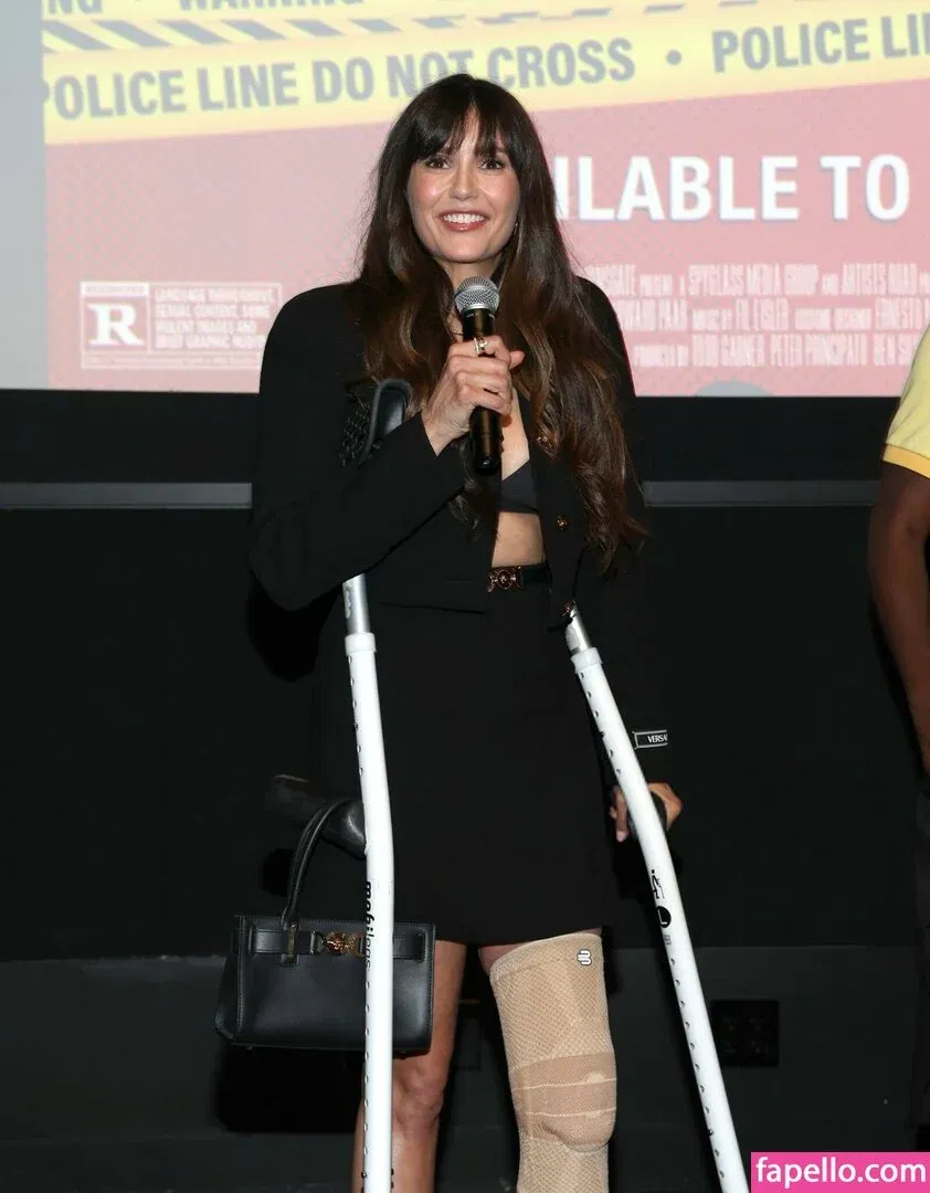 Nina Dobrev / nina Onlyfans Photo Gallery 