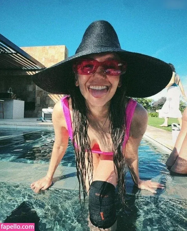 Nina Dobrev / nina Onlyfans Photo Gallery 