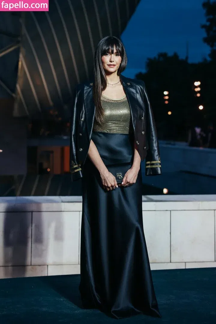 Nina Dobrev / nina Onlyfans Photo Gallery 