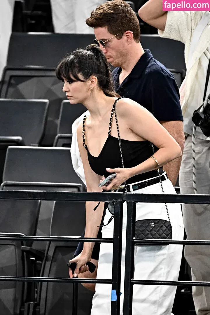 Nina Dobrev / nina Onlyfans Photo Gallery 