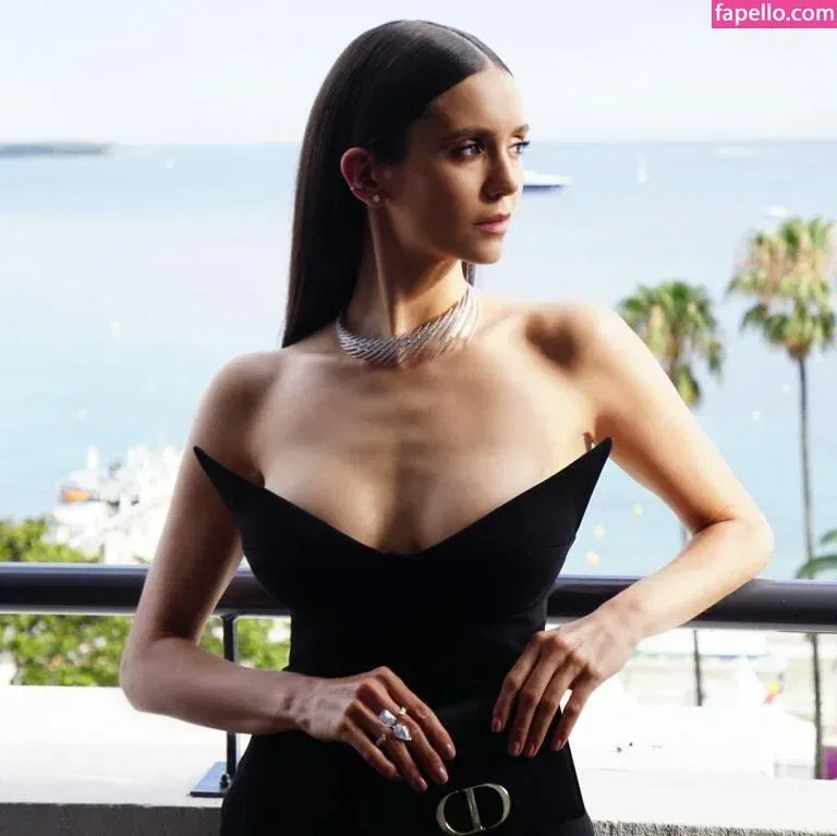 Nina Dobrev / nina Onlyfans Photo Gallery 