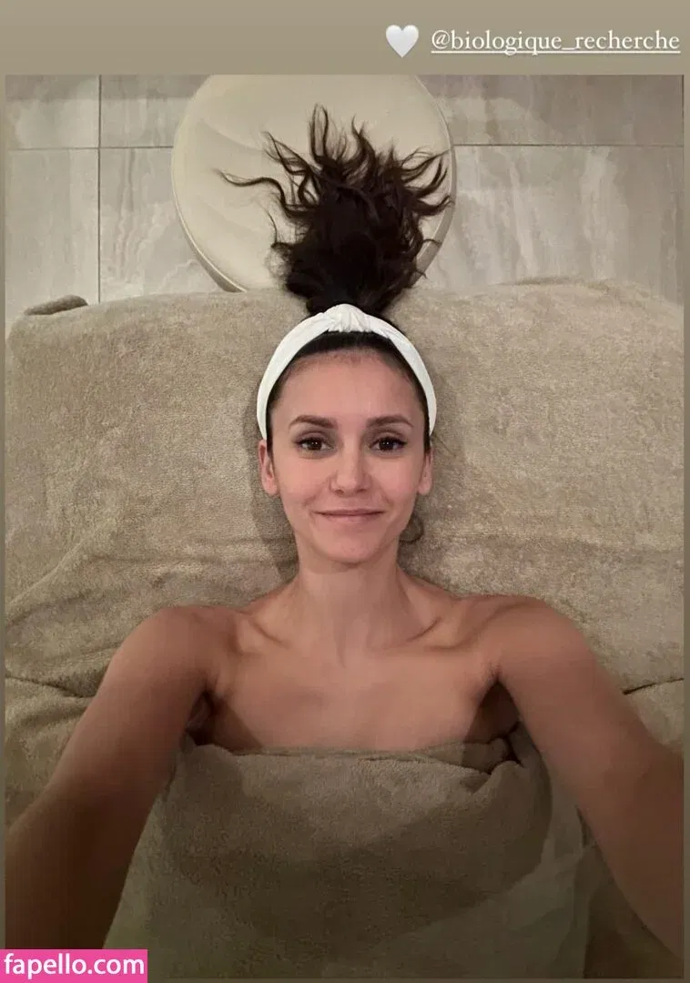 Nina Dobrev / nina Onlyfans Photo Gallery 