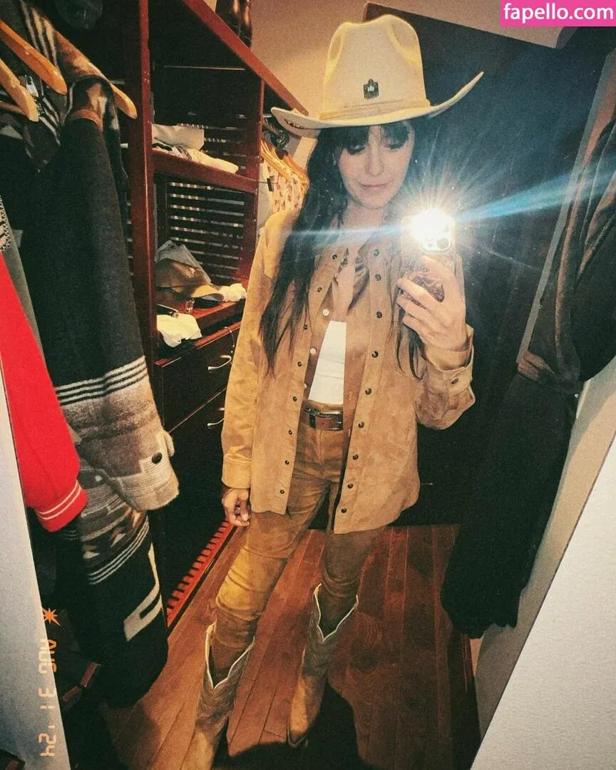 Nina Dobrev / nina Onlyfans Photo Gallery 