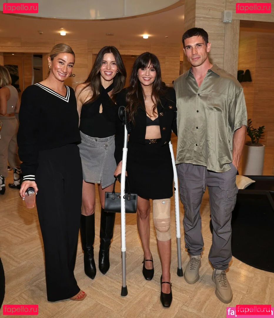 Nina Dobrev / nina Onlyfans Photo Gallery 