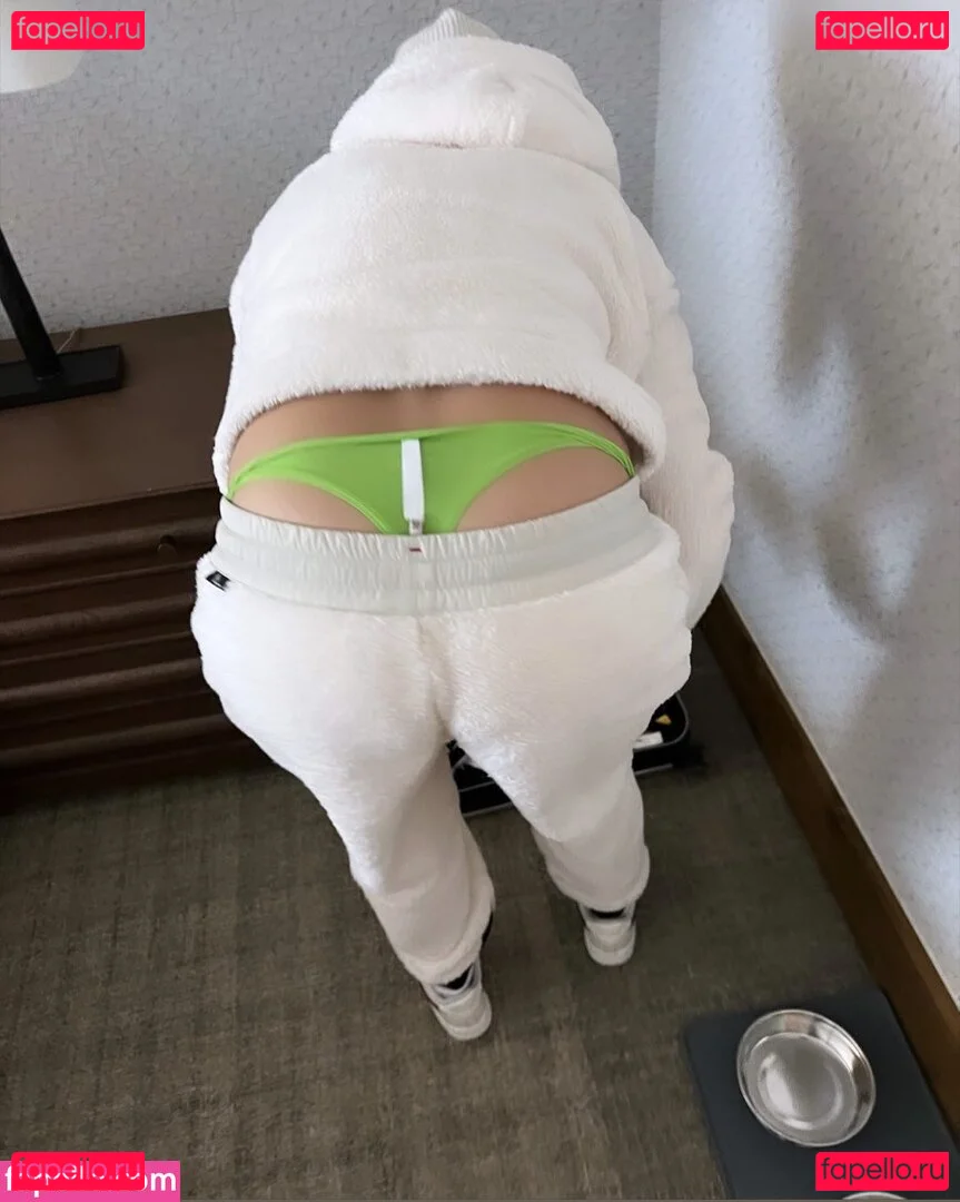 Nina Dobrev / nina Onlyfans Photo Gallery 