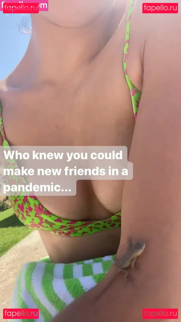 Nina Dobrev / nina Onlyfans Photo Gallery 