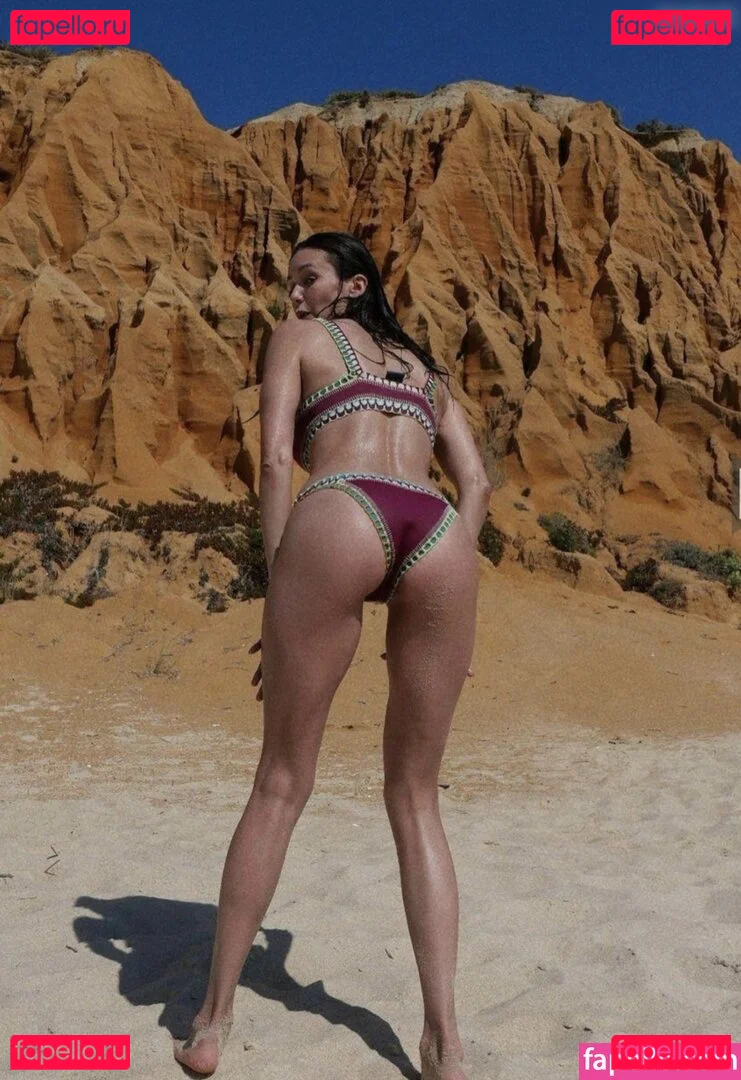 Nina Dobrev / nina Onlyfans Photo Gallery 