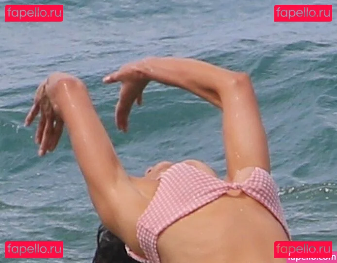 Nina Dobrev / nina Onlyfans Photo Gallery 