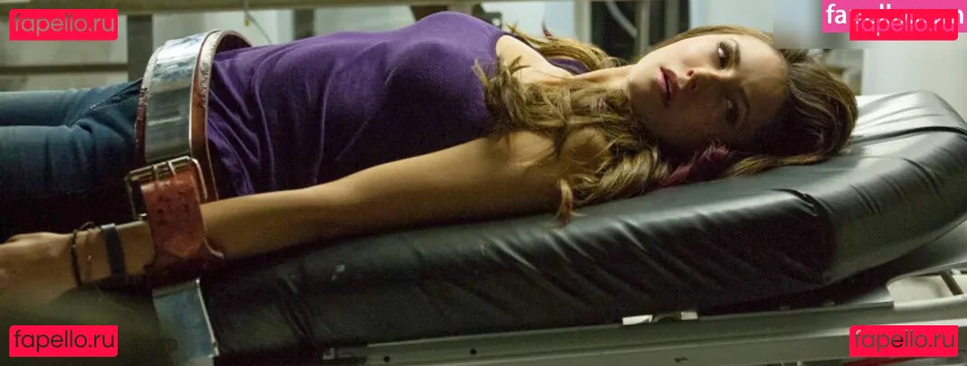 Nina Dobrev / nina Onlyfans Photo Gallery 