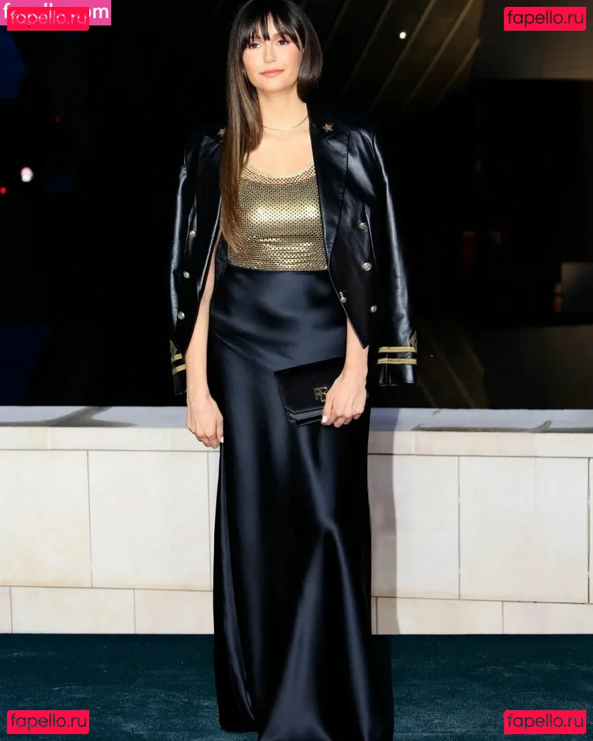 Nina Dobrev / nina Onlyfans Photo Gallery 