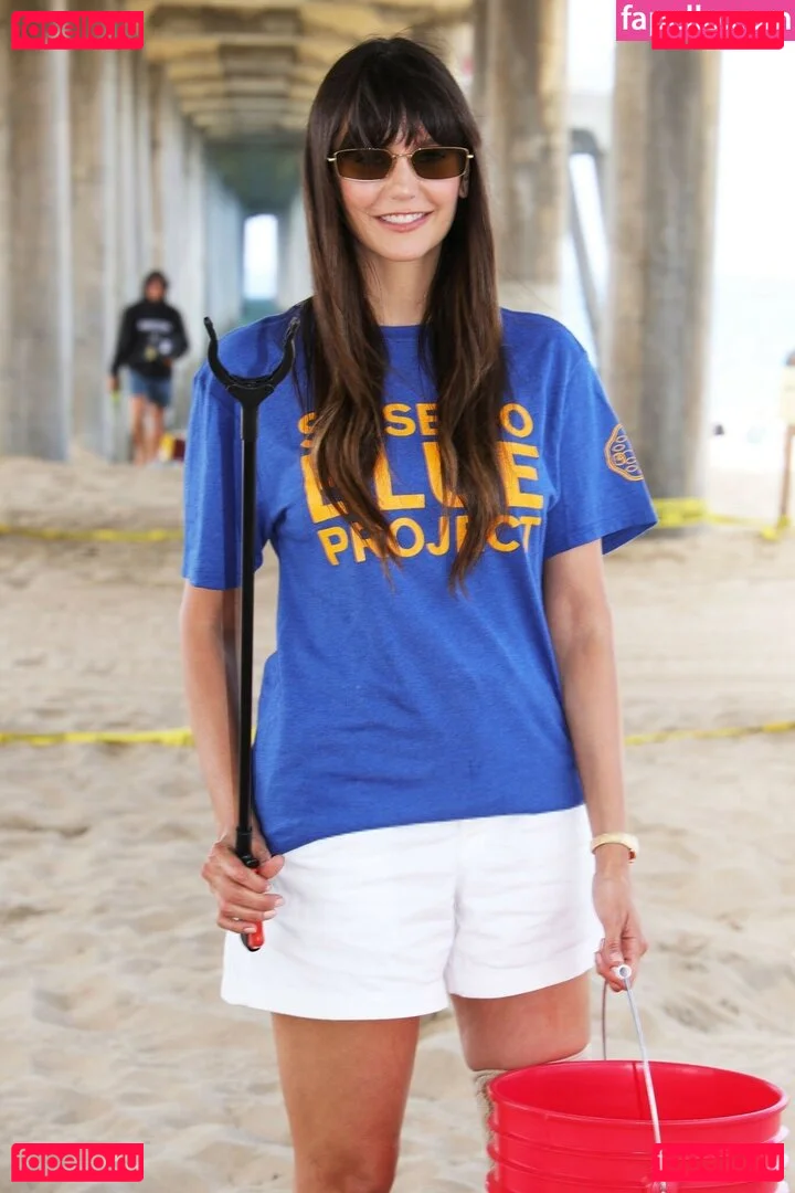 Nina Dobrev / nina Onlyfans Photo Gallery 