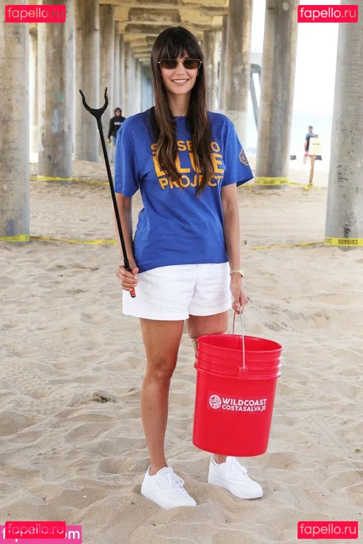 Nina Dobrev / nina Onlyfans Photo Gallery 