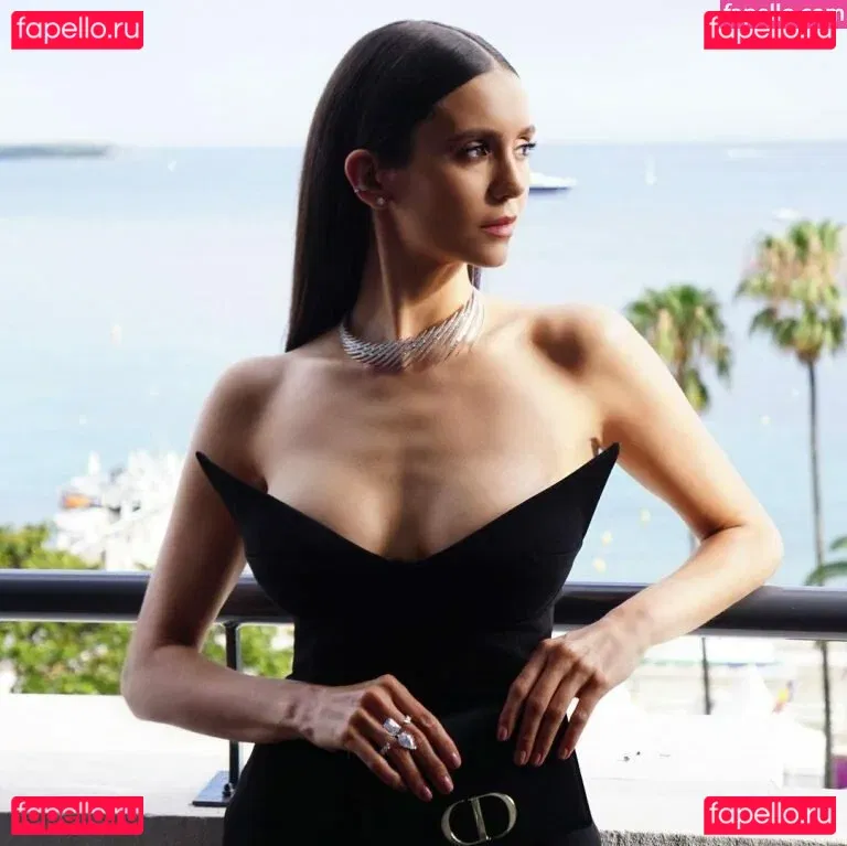 Nina Dobrev / nina Onlyfans Photo Gallery 
