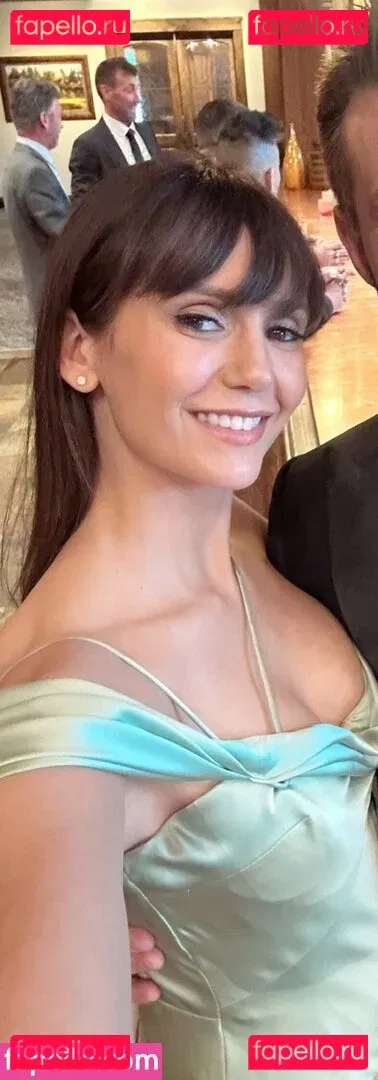 Nina Dobrev / nina Onlyfans Photo Gallery 