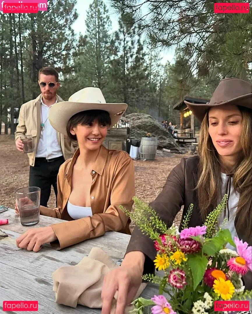 Nina Dobrev / nina Onlyfans Photo Gallery 