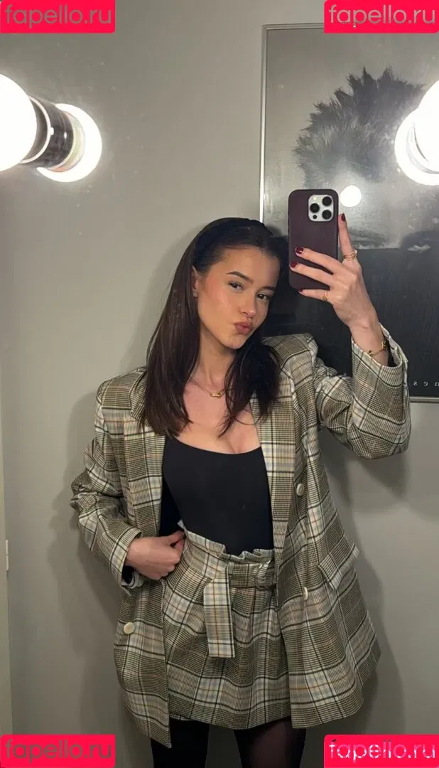 Léa Elui / leaelui Onlyfans Photo Gallery 