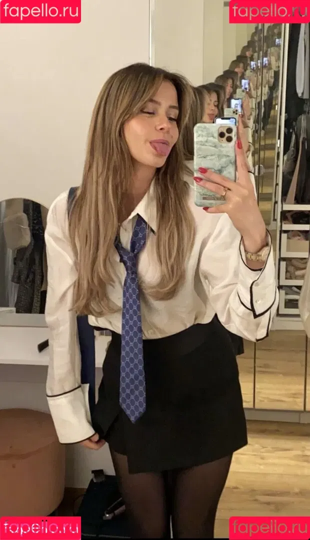 Léa Elui / leaelui Onlyfans Photo Gallery 