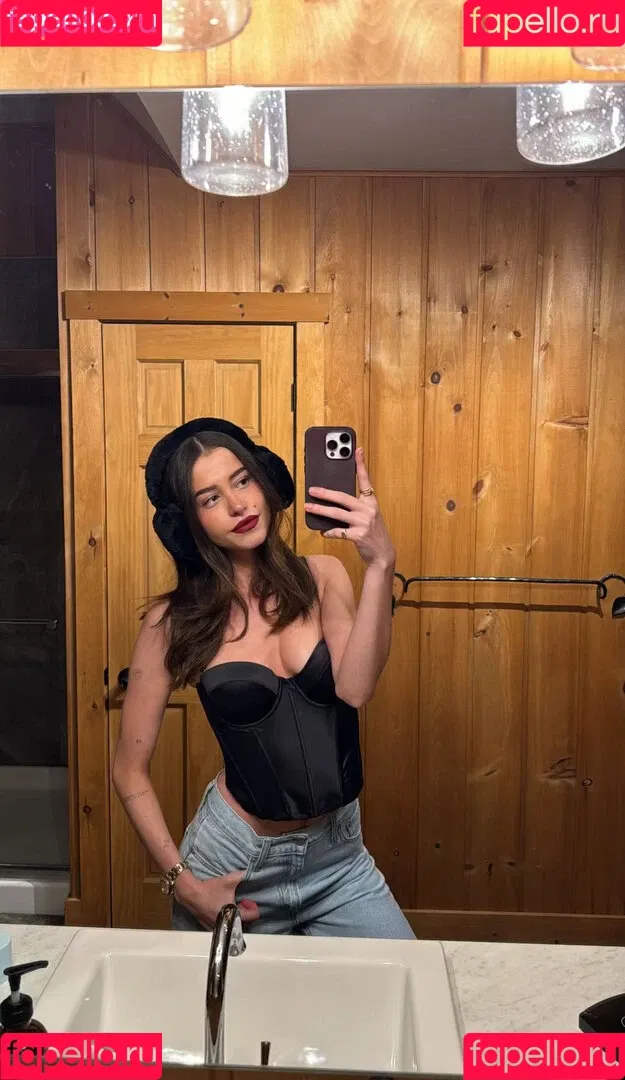 Léa Elui / leaelui Onlyfans Photo Gallery 