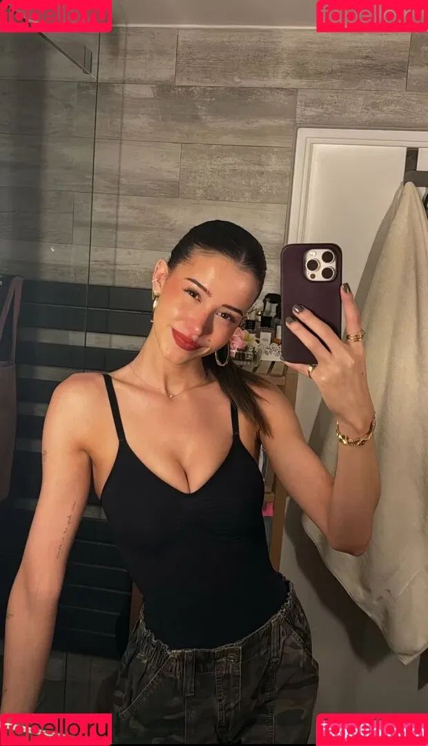 Léa Elui / leaelui Onlyfans Photo Gallery 