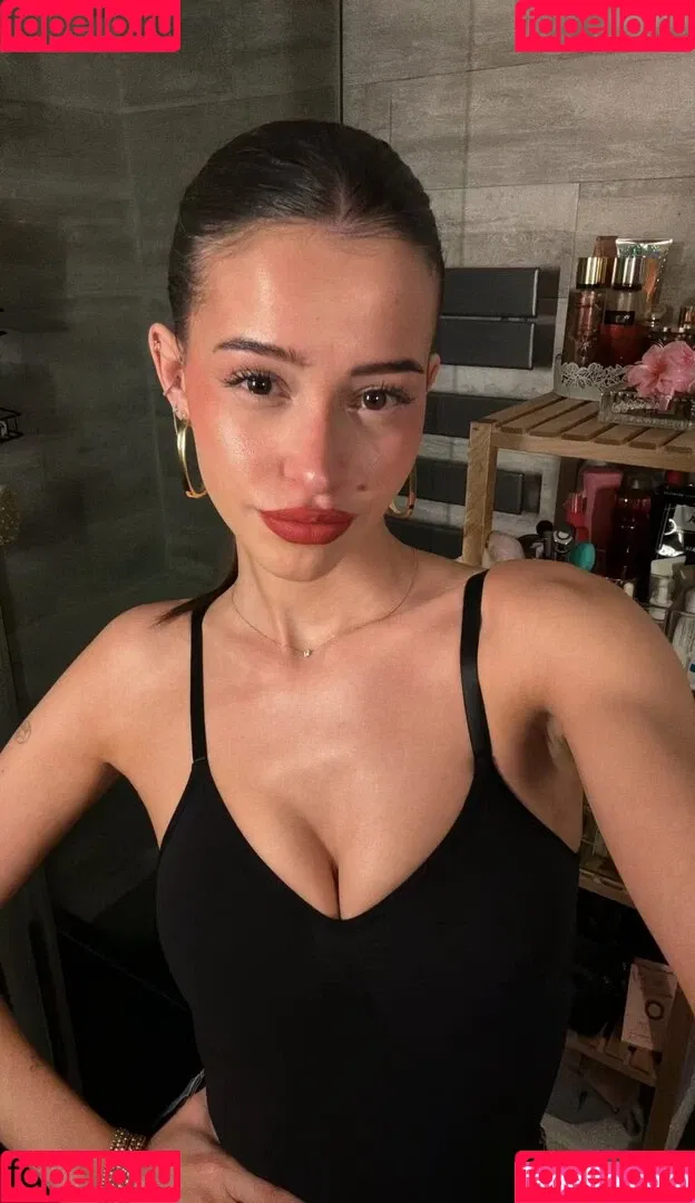 Léa Elui / leaelui Onlyfans Photo Gallery 