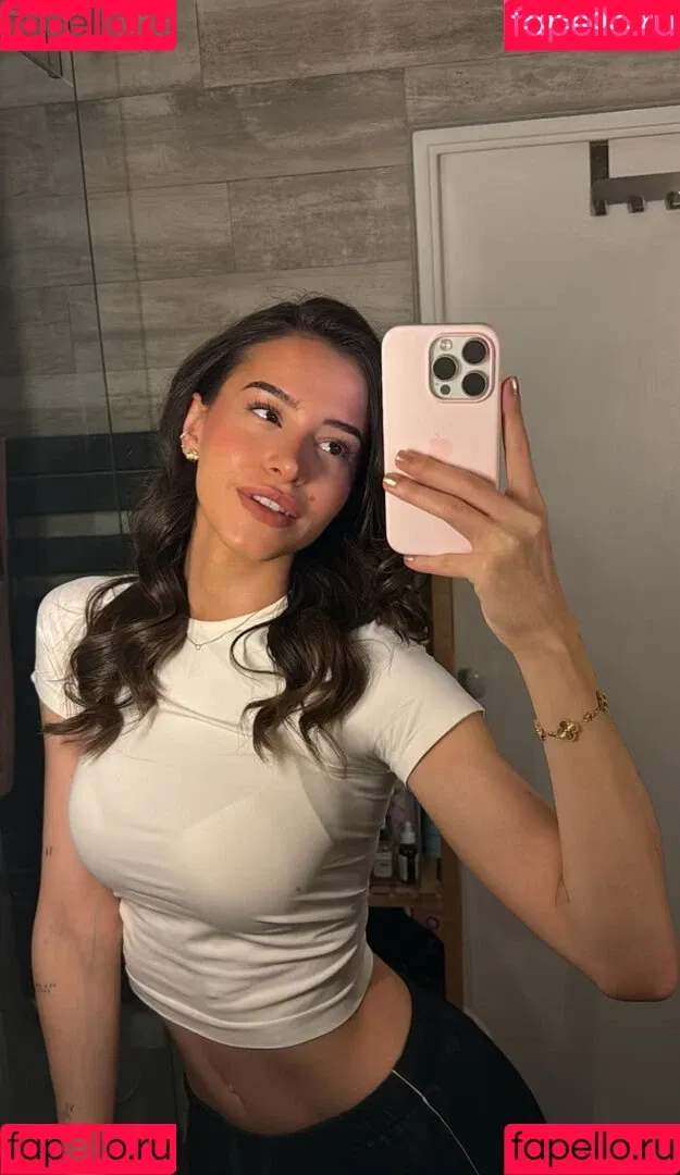 Léa Elui / leaelui Onlyfans Photo Gallery 