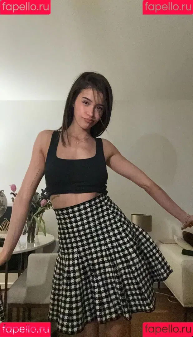 Léa Elui / leaelui Onlyfans Photo Gallery 