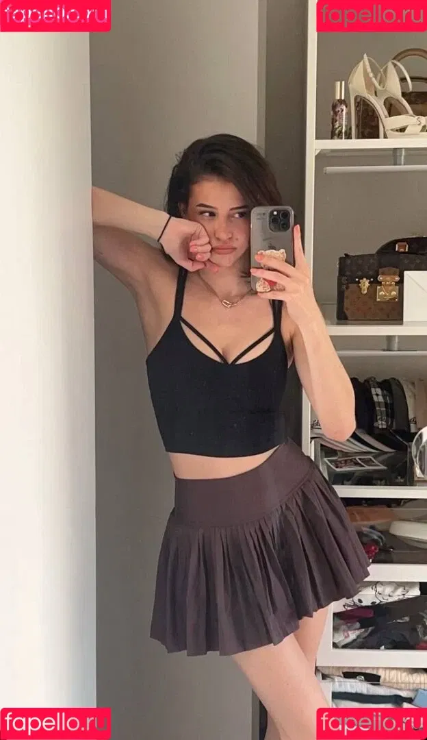 Léa Elui / leaelui Onlyfans Photo Gallery 