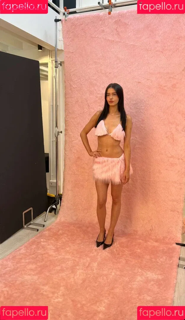 Léa Elui / leaelui Onlyfans Photo Gallery 