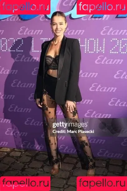 Léa Elui / leaelui Onlyfans Photo Gallery 