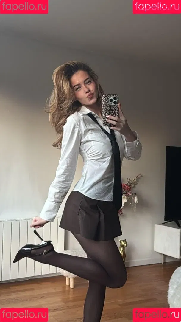 Léa Elui / leaelui Onlyfans Photo Gallery 