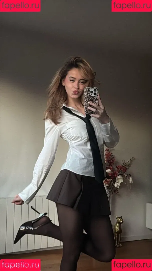 Léa Elui / leaelui Onlyfans Photo Gallery 