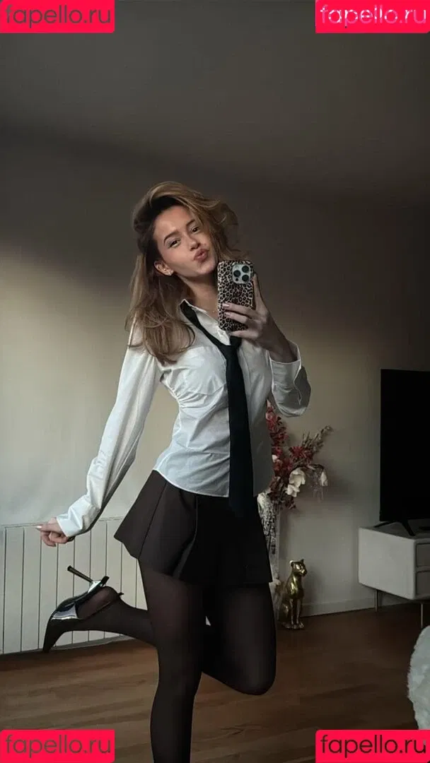 Léa Elui / leaelui Onlyfans Photo Gallery 